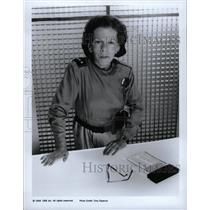 1995 Press Photo Linda Hunt America Oxheart Popeye Kwan - RRW14409