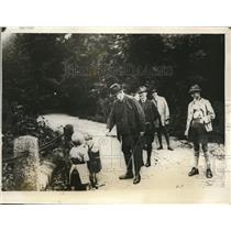 1928 Press Photo Barvarian Pres von Hinderburg & some boys on vacation