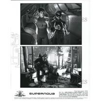 2000 Press Photo James Spader Angela Bassett in "SuperNova"