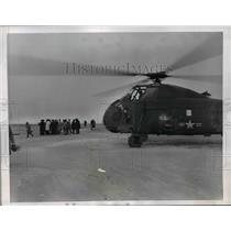 1959 Press Photo Navy Helicopter Prepares to Take Off to Help in Search