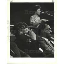 1988 Press Photo Sidney Barthelemy, Warren Woodfork, listen to NOPD testimony
