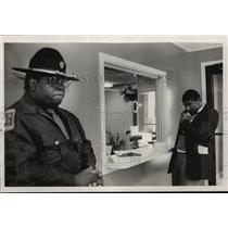 1987 Press Photo Prince Arnold, Wilcox County Sheriff, & Deputy Earnest Evans