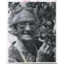 1970 Press Photo Mrs. Nelson still grows roses, celebrates 91st Birthday, Texas