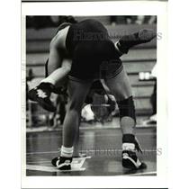 1990 Press Photo Medina invitationals wrestling-Mike Franklin vs Robert Chandler