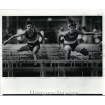 1991 Press Photo Dawn Arona of Garfield and Michelle Pierce of Normandy-Hurdle