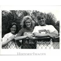 1991 Press Photo Avon Lake High track-Kathy Horton, Jennifer Saul, Marla Landon