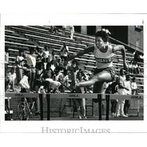 1987 Press Photo Karna Williams, Cleveland Heights High Track Meet - cvb44381