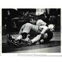 1991 Press Photo Mike Gorman wrestles Nate Samblanet in the 103 LB Class