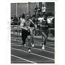 1990 Press Photo Russ Pernus, Painesville Riverside High Track Runner