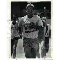 1990 Press Photo Bob Gross, who plans to run 100 mile race - cvb52957