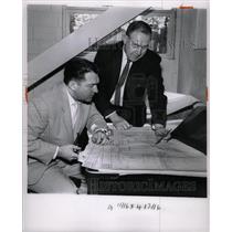 1963 Press Photo Detroit Airport Schultz Ray