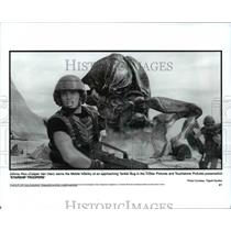 1997 Press Photo Casper Van Dien in a Scene from Starship Troopers - cvb15670