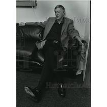 1983 Press Photo Alabama-Go Go Club owner, Paul Sammy J. Cantavespre relaxing.