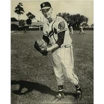 1967 Press Photo Baseball Player Dave Cole - nos06567