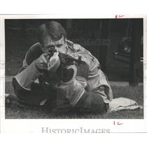 1988 Press Photo Sharp-shooter, LT. Ralph Long on firing range, Hoover, Alabama