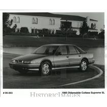 1995 Press Photo Oldsmobile Cutlass Supreme SL Car - not00855