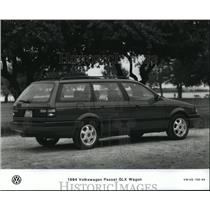1993 Press Photo 1994 Volkswagen Passat GLX Wagon Car - not00893
