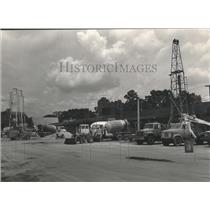 1984 Press Photo utility trucks parked, old Graysville, Alabama Shopping Center