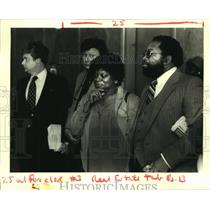 1987 Press Photo Bargain Seekers Listen for Property Bids in Civil Court House