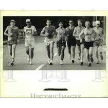 1990 Press Photo Members of the 5:20 a.m. Club run at City Park - nob06940