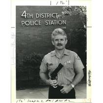 1989 Press Photo Officer Ferguson of New Orleans Police Dept with target pistol.