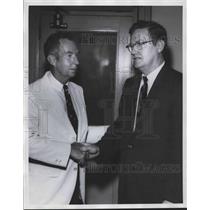 1970 Press Photo Assistant U.S. Attorney R. Macey Taylor and Edward Robertson