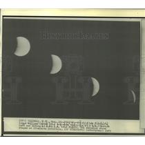 1975 Press Photo Lunar eclipse photos in sequence beginning to end. - now02807