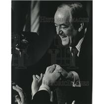 1972 Press Photo Senator Humphrey shakes hands of supporters at headquarters