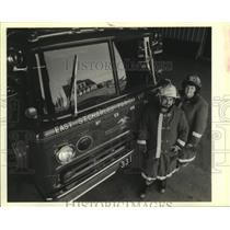 1989 Press Photo Volunteer firefighters at the East St. Charles Parish Fire Dept
