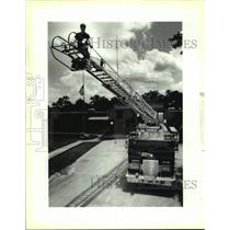 1990 Press Photo Aerial Pumper Truck of the Jefferson Parish Fire Department