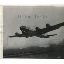 1946 Press Photo U.S Army B-29 Pacusan Dreamboat at Honolulu-Cairo Hop