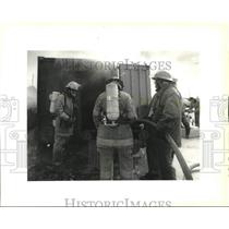 1993 Press Photo Fire fighter students about to go into smoke filled trailer