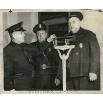 1941 Press Photo Three Sparta police officers equal 780 pounds of cop, Wisconsin