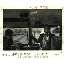 1986 Press Photo New Orleans Tour Guide Toni Jones En Route To French Quarter
