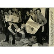 1941 Press Photo  Daily News Worker Strike CIO Caster