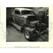1995 Press Photo 1940 Ford truck under repairs by Billy Leger, Chalmette