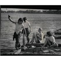 1975 Press Photo Columbus Day These two boys caught - RRW63095