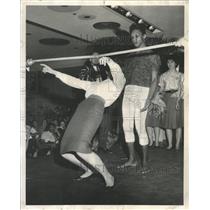 1962 Press Photo Chicago Limbo event - RRW34625