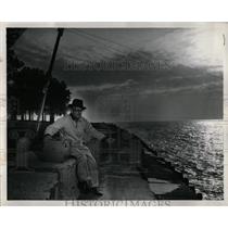 1961 Press Photo Montrose Harbor Man Trolling Fish - RRW63137