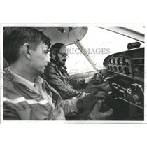 1979 Press Photo Eliot Wald Comedy Writer Controls Airplane Learning Fly Midway