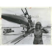 1981 Press Photo Reporter Pamela Warrick Blue Anger TA-4F Skyhowk Blue Angels
