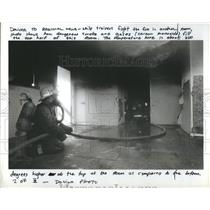 1987 Press Photo Controlled house burn