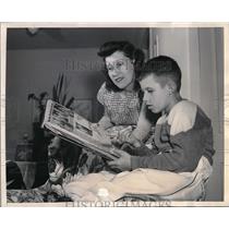 1948 Press Photo Baseball's wonder boy Tony with his mother Grace Baker