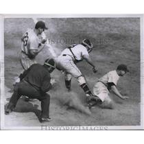 1951 Press Photo Hal Jeffcoat of the Cubs, catcher Wes Westrum, Pitcher Larry
