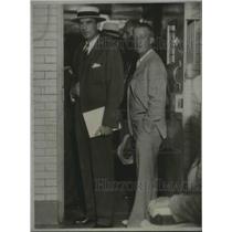 1931 Press Photo Dave Clark Former Deputy Sheriff & Pinky Thompson Leaving Court