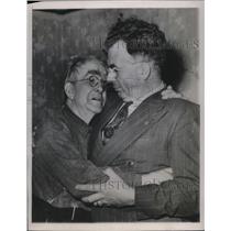 1948 Press Photo Cleveland Policeman Ray Nichols Reunites With Father Charles