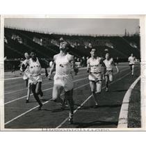 1944 Press Photo Ed Michalski wins 400 meter AAU meet in NY M Callender