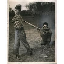 1949 Press Photo Batter John Noonan and catcher Ronald Bruening at Gordon Park