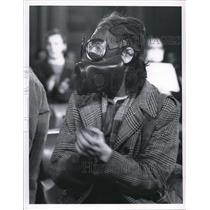 1970 Press Photo Bruce Clime, Student, Cooper School of Art wearing gas mask
