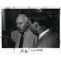 1988 Press Photo Police William McNEA and his Lawyer at his hearing